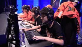 BLG战队Jiejie助力FPX，挺进电竞第三赛段，梦想不止步